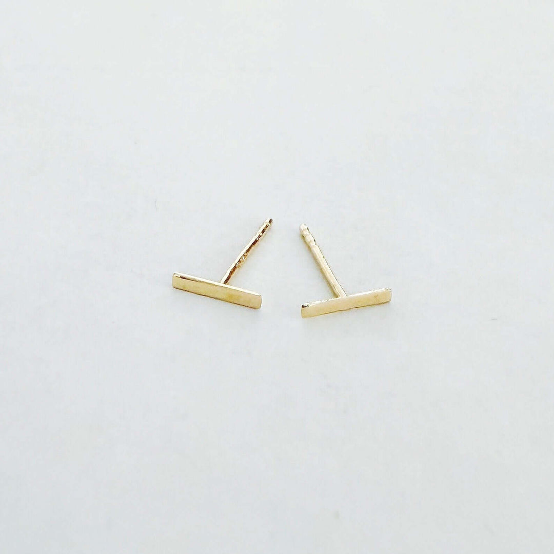 AURORA BAR EARRINGS 14KT YELLOW GOLD