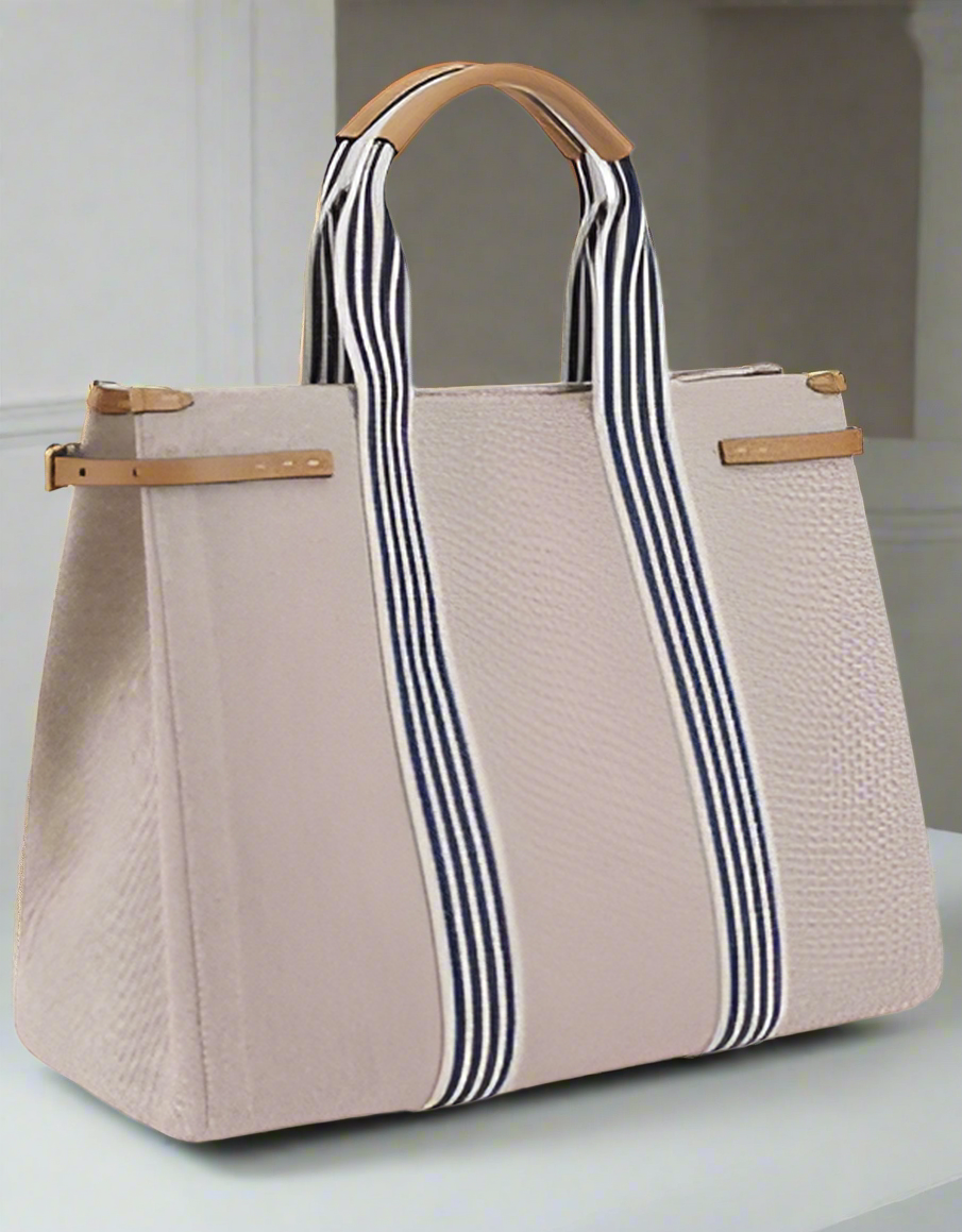 Valentino Garavani women's designer handbag in leather Luxury Valentino Garavani shoulder bag with iconic studs Valentino Garavani crossbody bag in black with gold accents