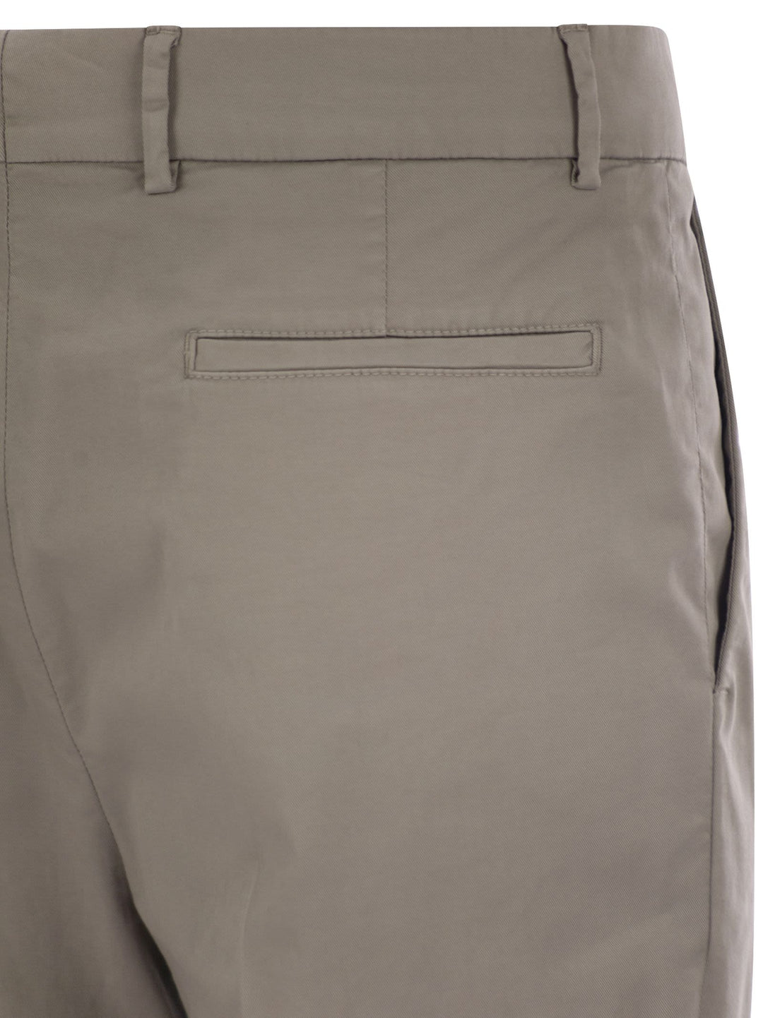 Brunello Cucinelli Men Garment-Dyed Leisure Fit Trousers In American Pima Comfort Cotton With Pleats