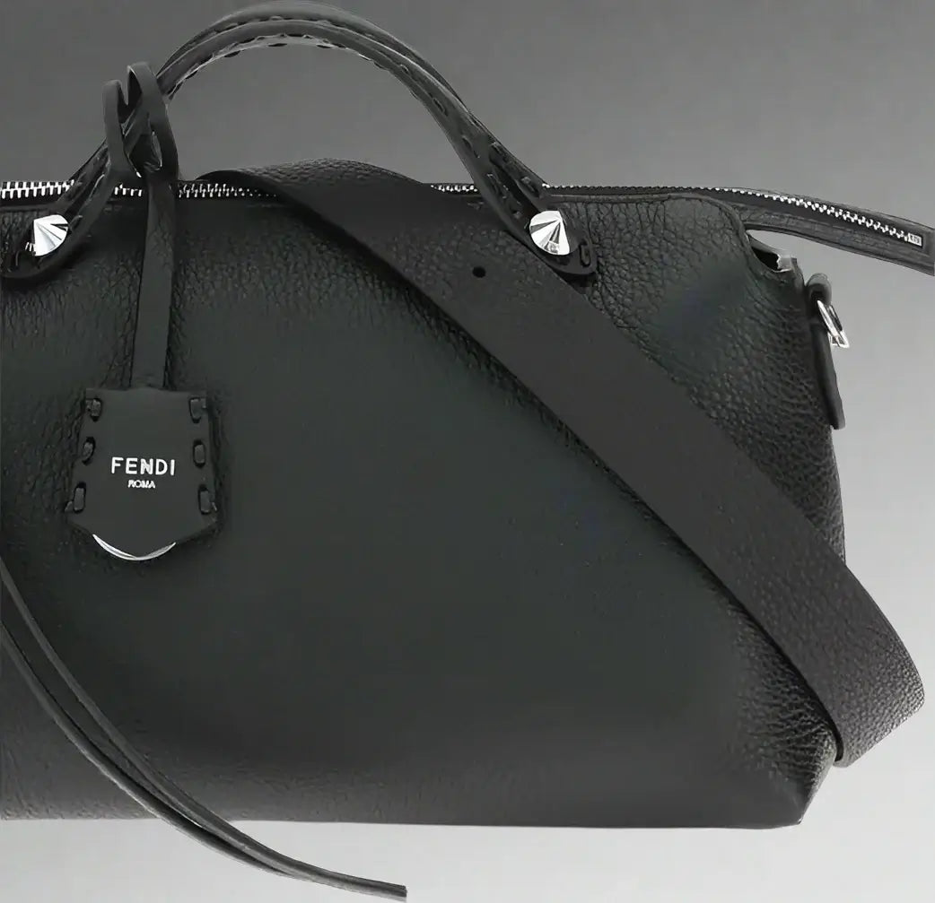 Fendi’s By The Way Selleria Medium Shoulder Bag is a refined and versatile model perfect for any occasion.