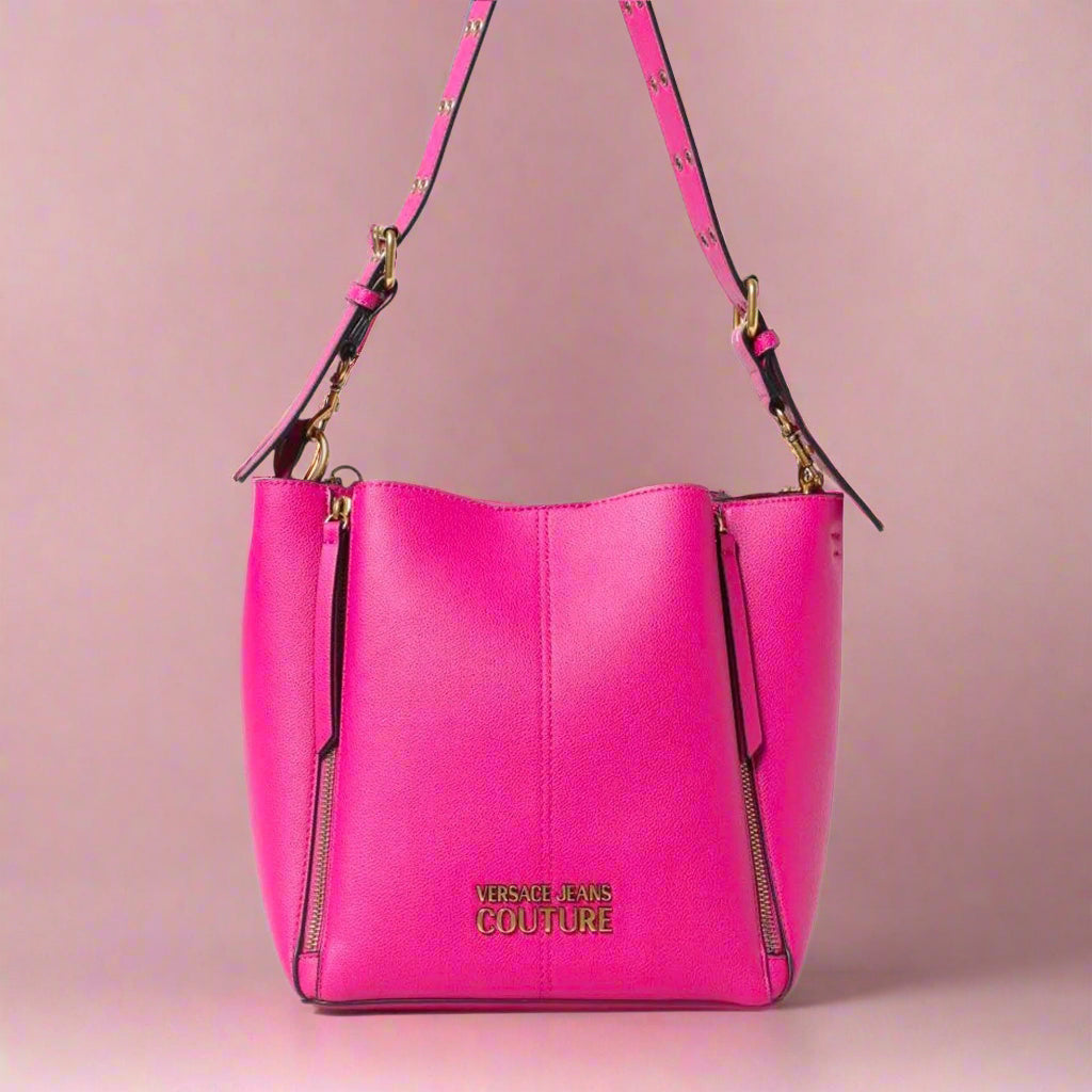 Versace Jeans Couture pink shoulder bag with gold emblem, removable strap, synthetic leather, stylish casual accessory.