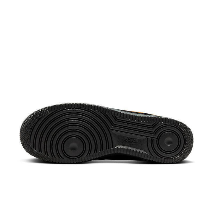 Nike Air Force 1 &