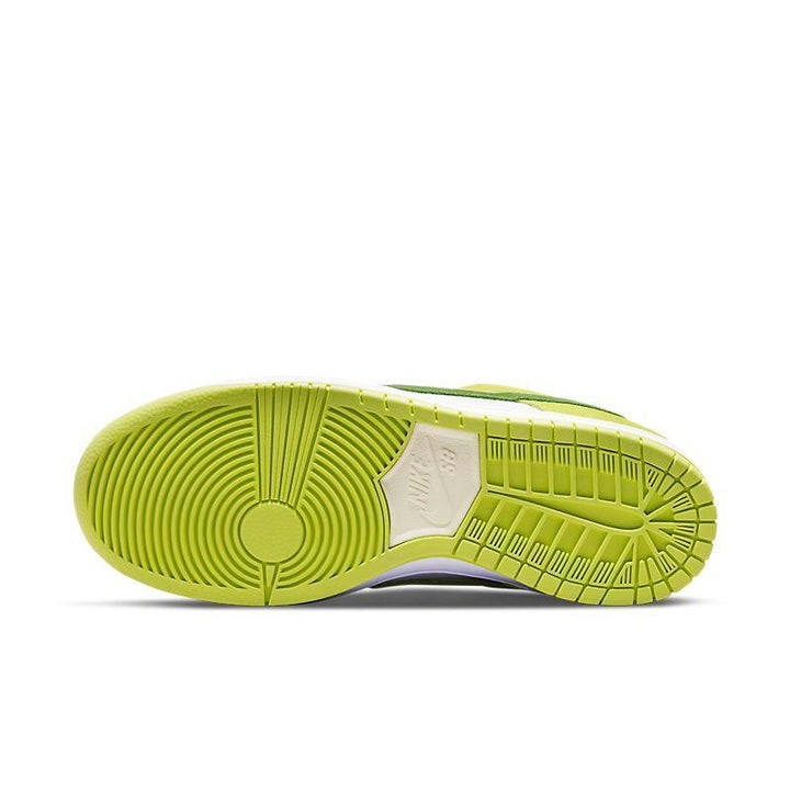 Nike Dunk SB Low &