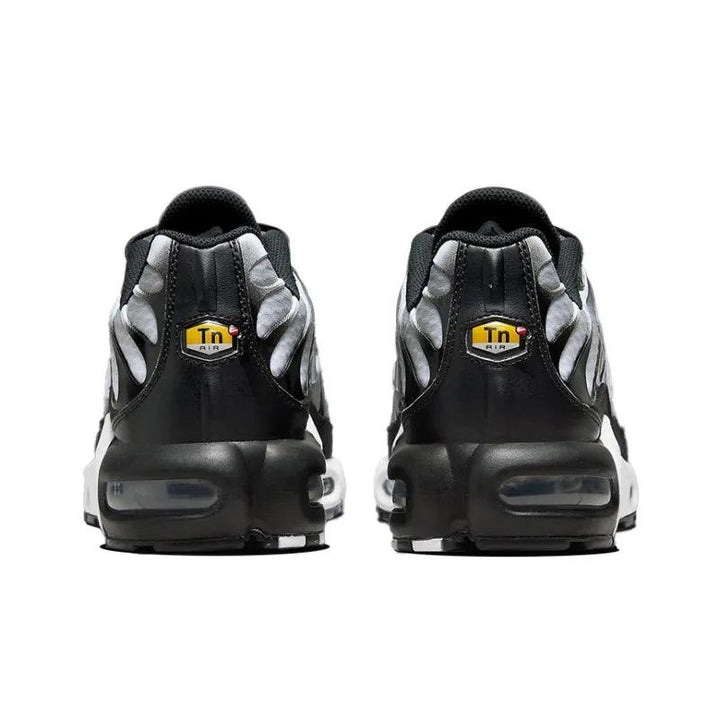 Nike Air Max Plus &