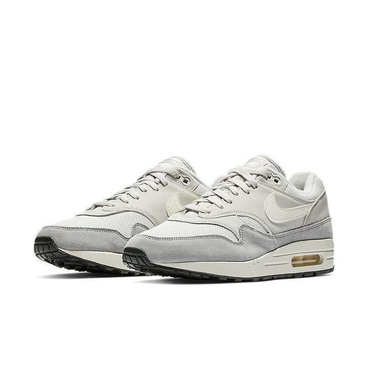 Nike Air Max 87 &