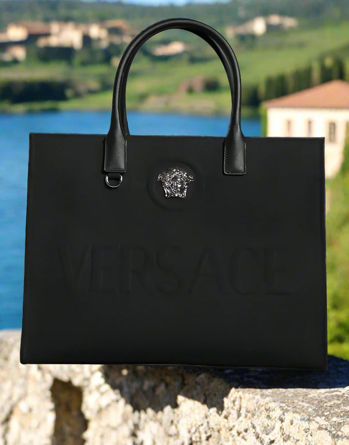 BOLSO DE COMPRAS DE LONA CON LOGOTIPO DE CUERO Y MANGO SUPERIOR NEGRO DE Versace