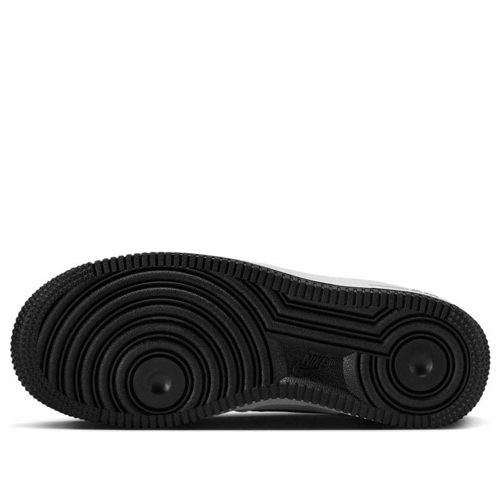 Nike Air Force 1 LV8 &