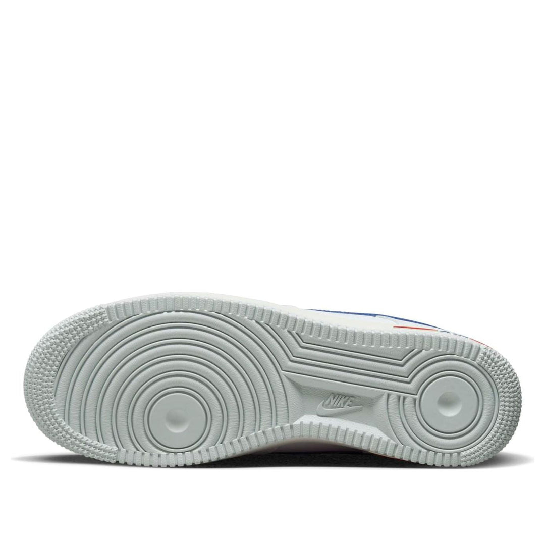 Nike Air Force 1 &