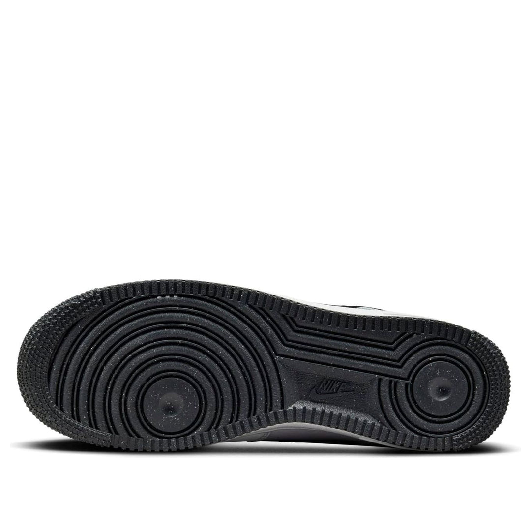 Nike Air Force 1 &