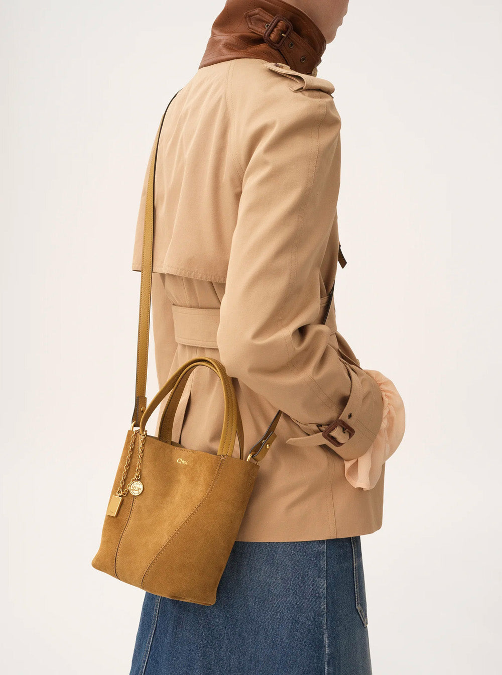 Chloé Women 'Spin' Beige Shoulder Bag With Adjustable And Removable Shoulder Strap And Logo Charm On The Front In Suede Woman