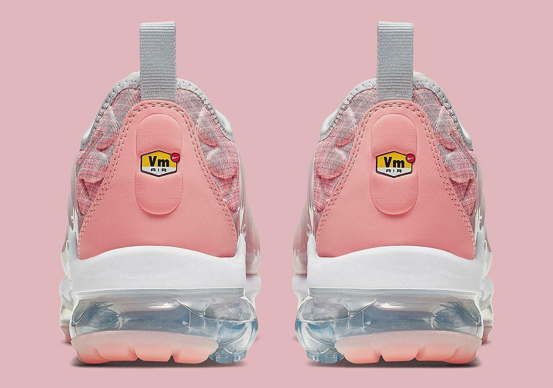 Nike Air VaporMax Plus &