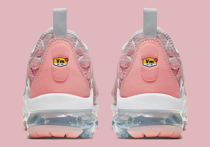 Nike Air VaporMax Plus &