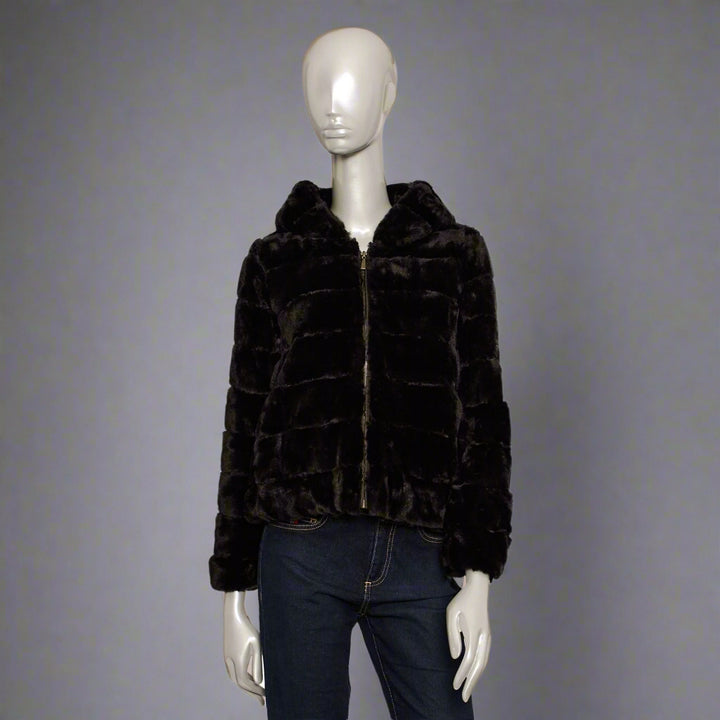 Comfortable Italian designed coats & jackets in mid, 3/4 and hooded designs