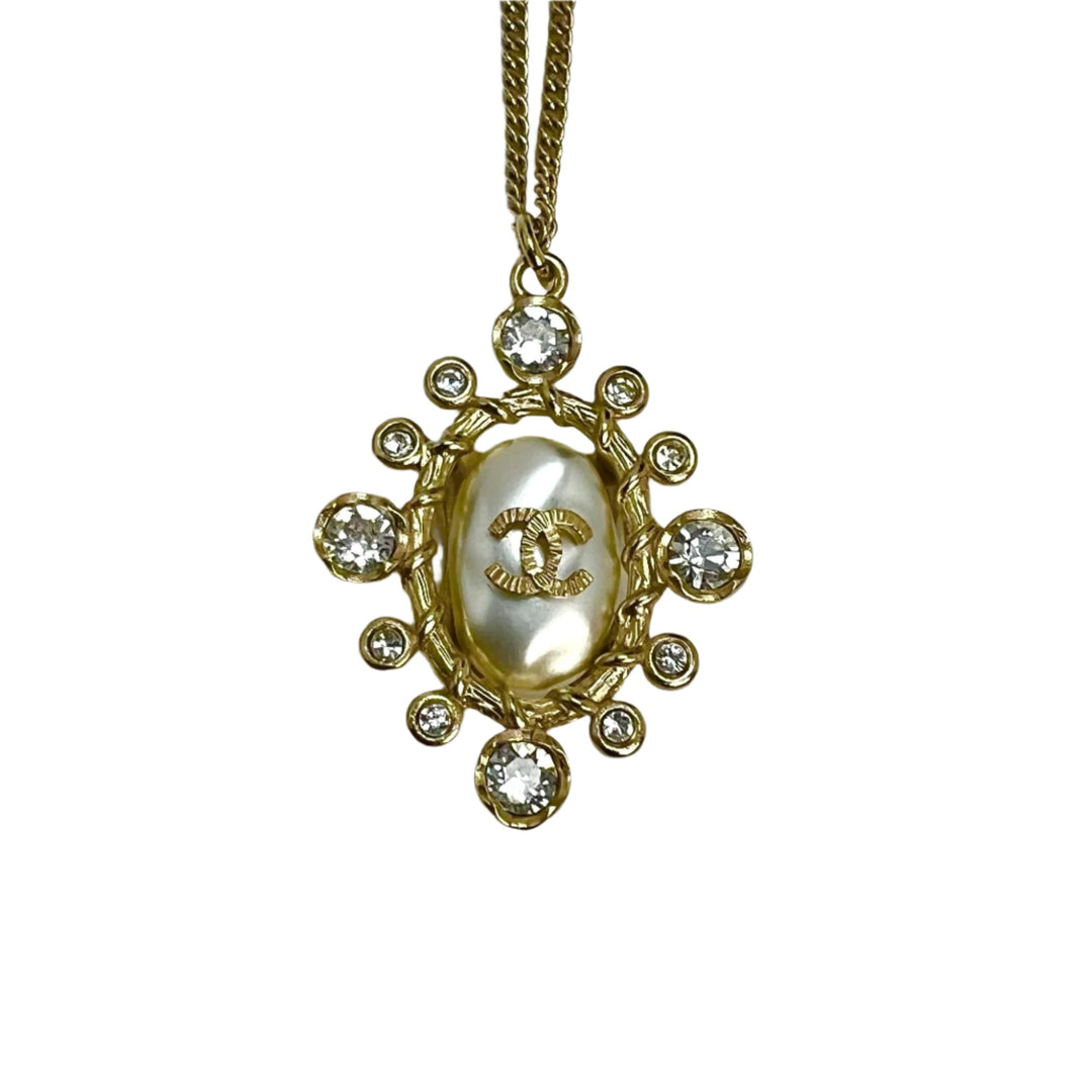 Chanel Crystal CC gold pearly necklace – STORE 7994