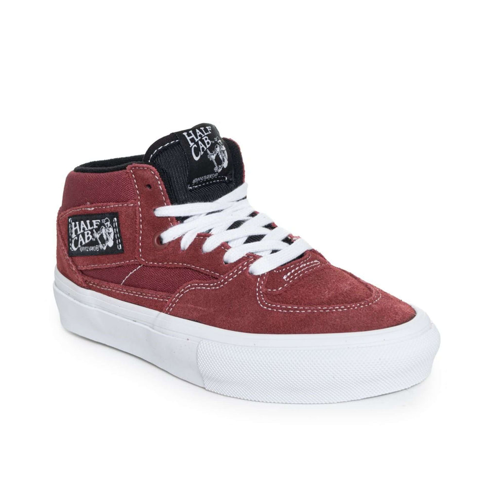 VANS sneakers and streetwear collection at STORE 7994