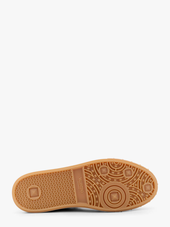 Valentino Garavani Men Valentino Garavani Upvillage Low Top Sneaker In Suede And Leather