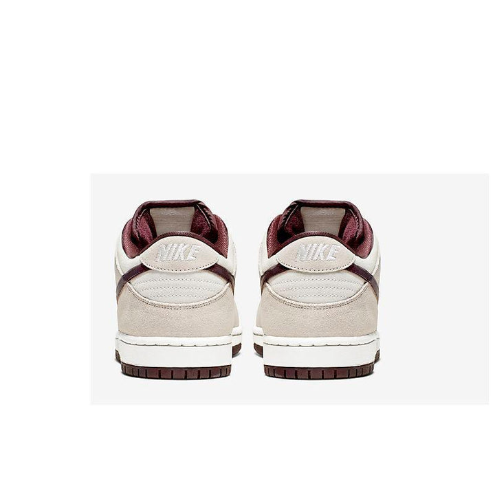 Nike SB Dunk Low &