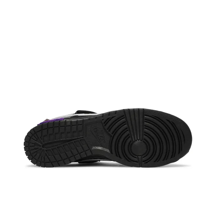 Nike Dunk Low &