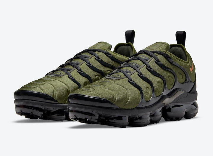 Nike Air VaporMax Plus &