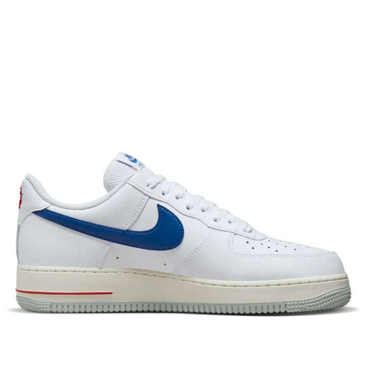 Nike Air Force 1 &