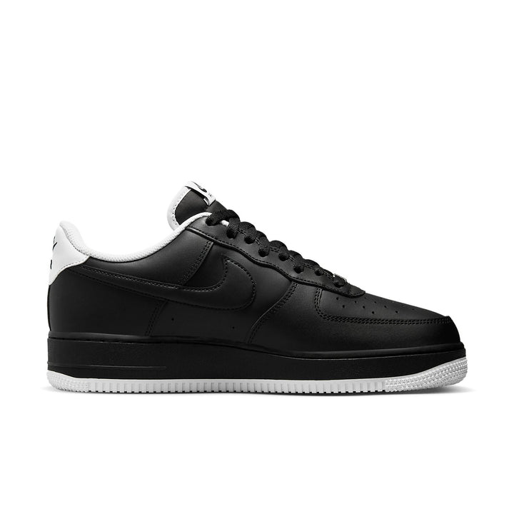 Nike Air Force 1 &