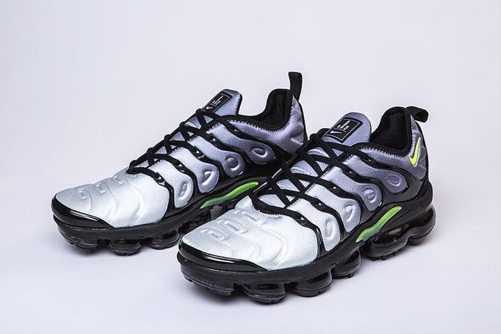 Nike Air VaporMax Plus &