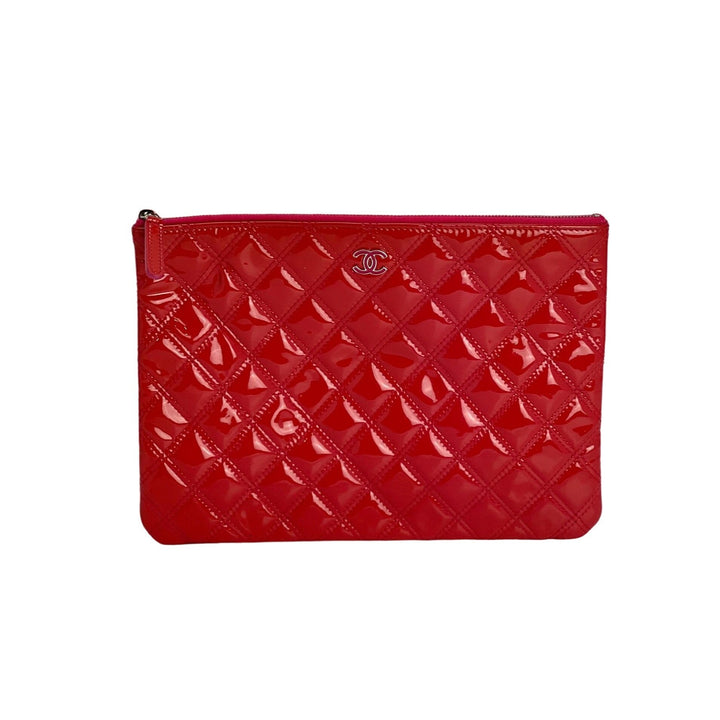 Chanel Medium dark pink patent quilted cosmetic case – STORE 7994