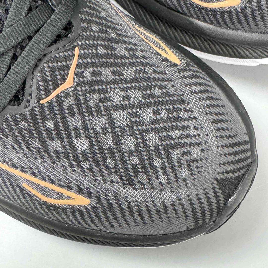 Hoka One One Clifton 9 &