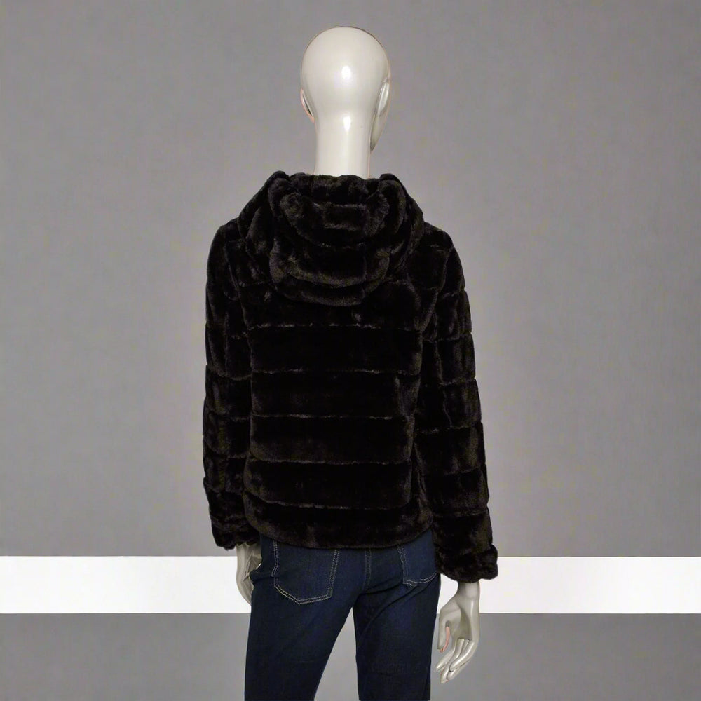 Comfortable Italian designed coats & jackets in mid, 3/4 and hooded designs