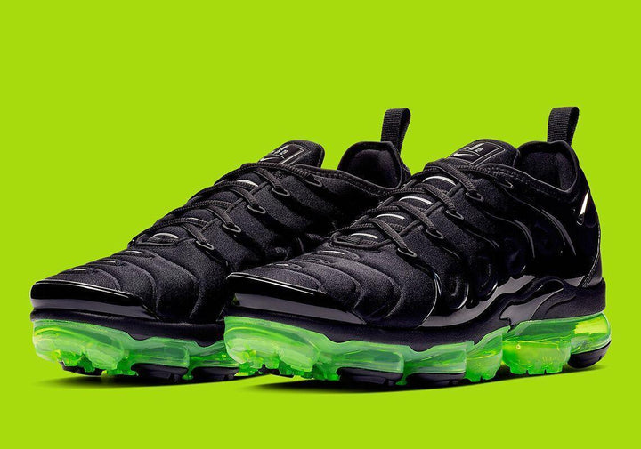 Nike Air VaporMax Plus &
