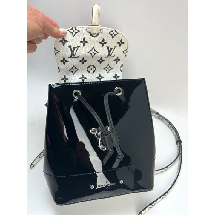 LOUIS VUITTON Hot Springs Backpack White Monogram and Patent Leather with removable pouch inside, luxury bags