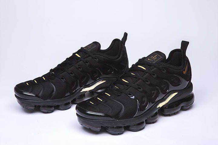 Nike Air VaporMax Plus &