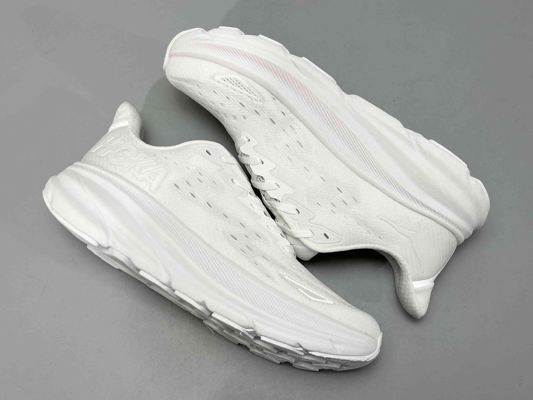 Hoka One One Clifton 9 &