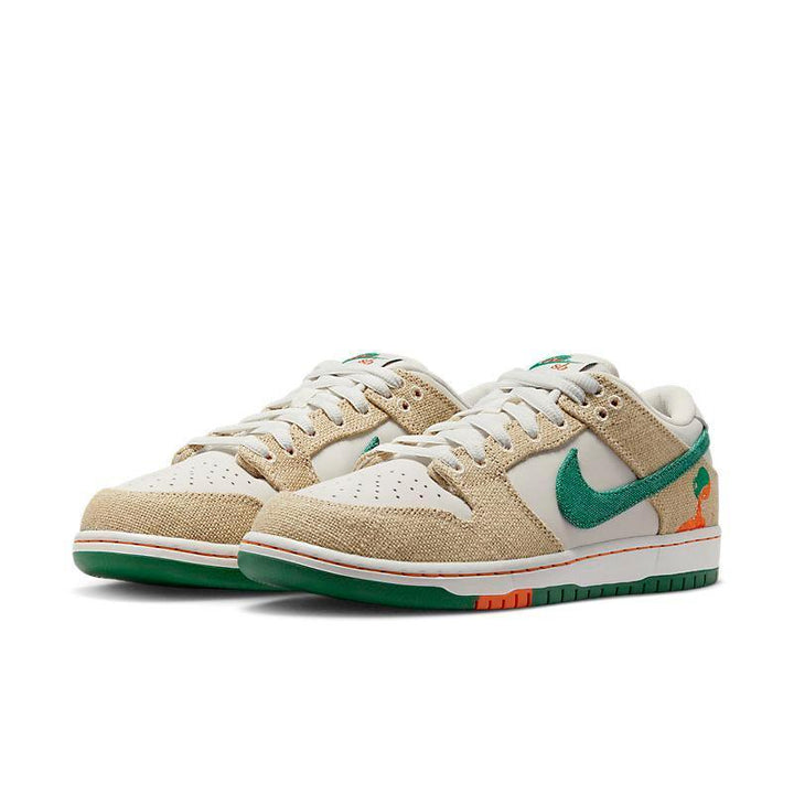 Nike SB Dunk Low &