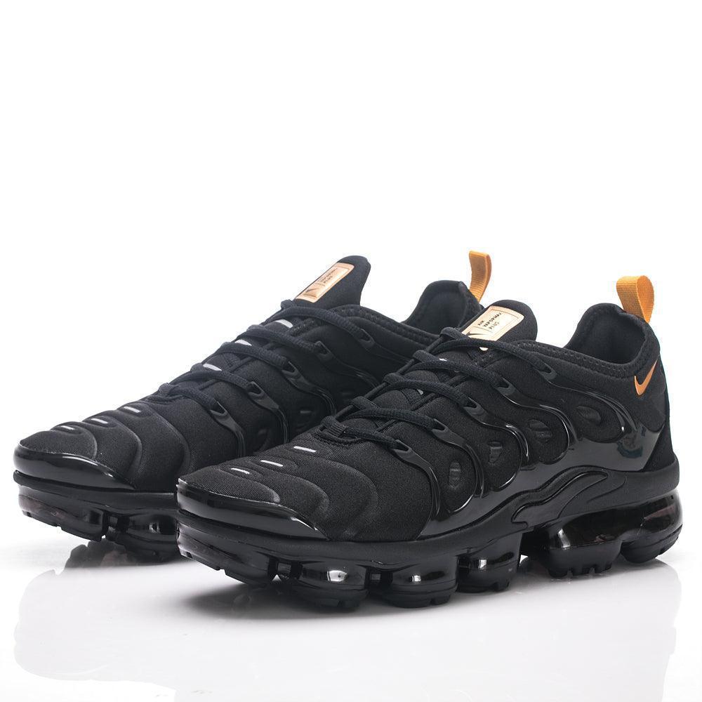 Nike Air VaporMax Plus &