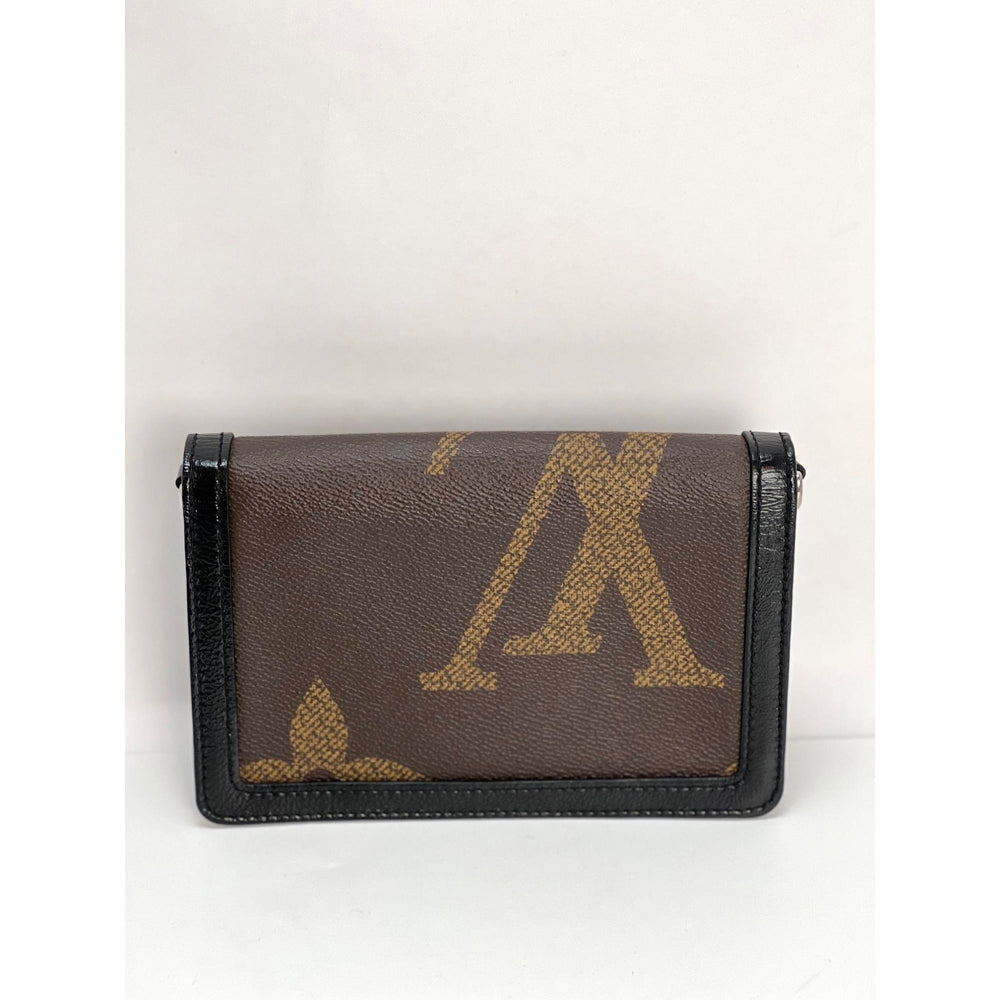 Louis Vuitton Reverse Giant Monogram Dauphine belt bag clutch – STORE 7994
