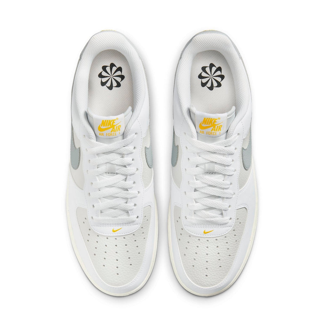 Nike Air Force 1 &