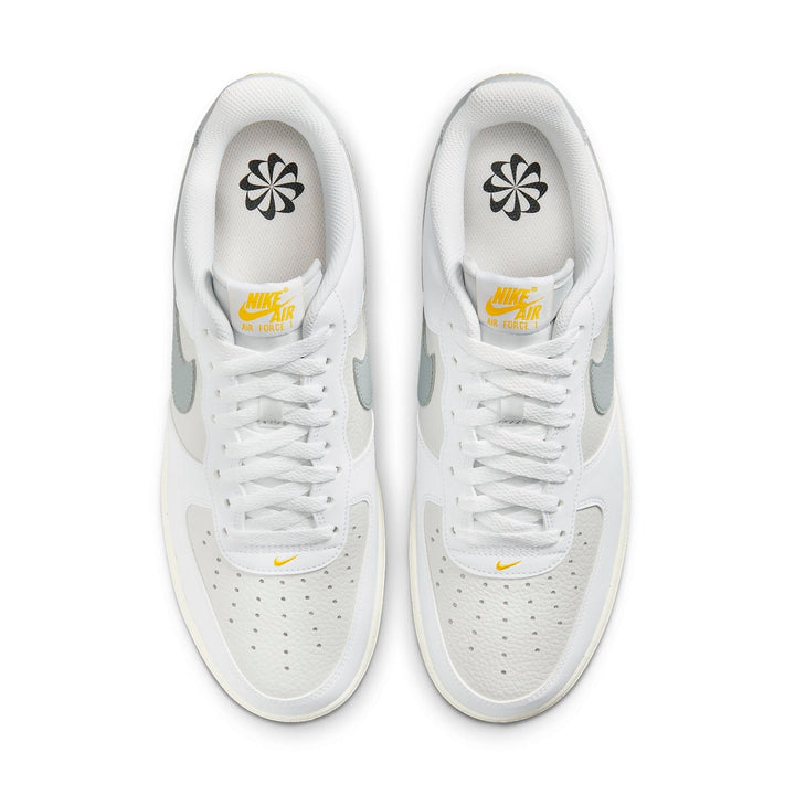 Nike Air Force 1 &