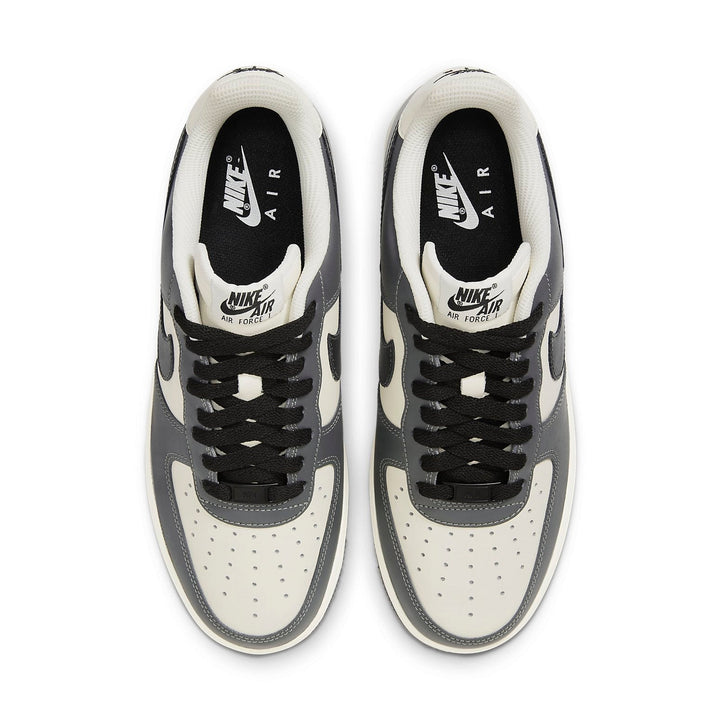 Nike Air Force 1 Low &