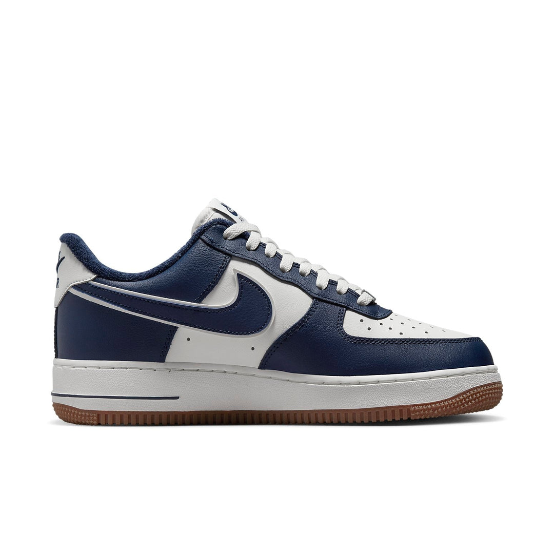 Nike Air Force 1 &