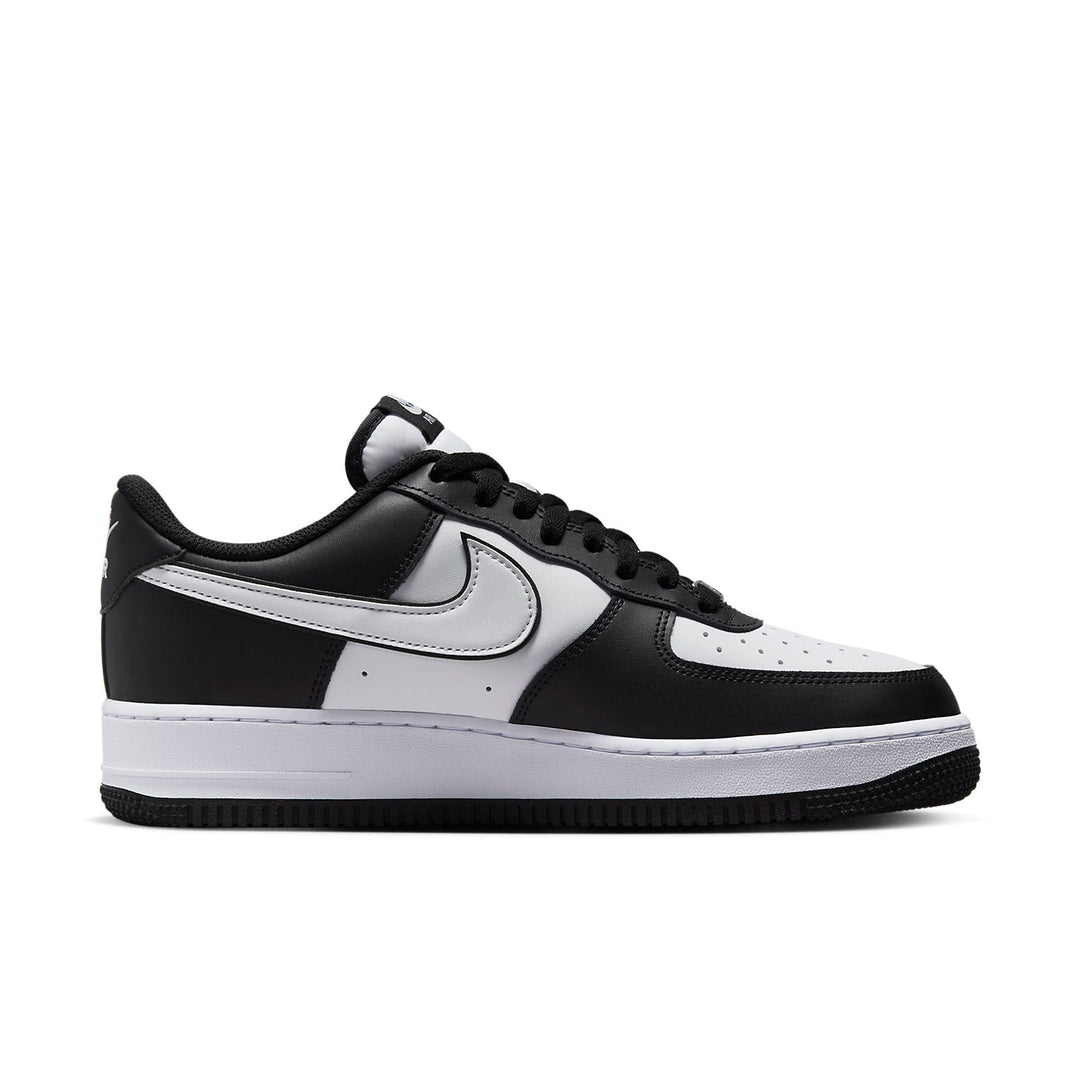 Nike Air Force 1 &