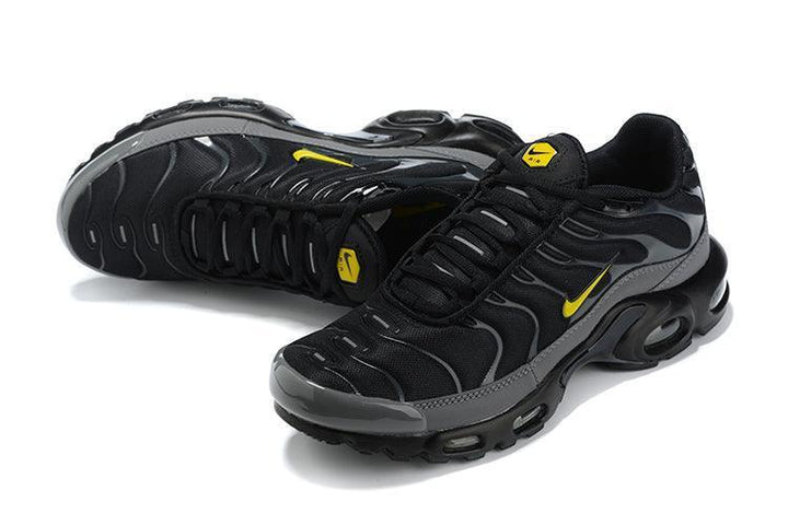 Nike Air Max Plus &