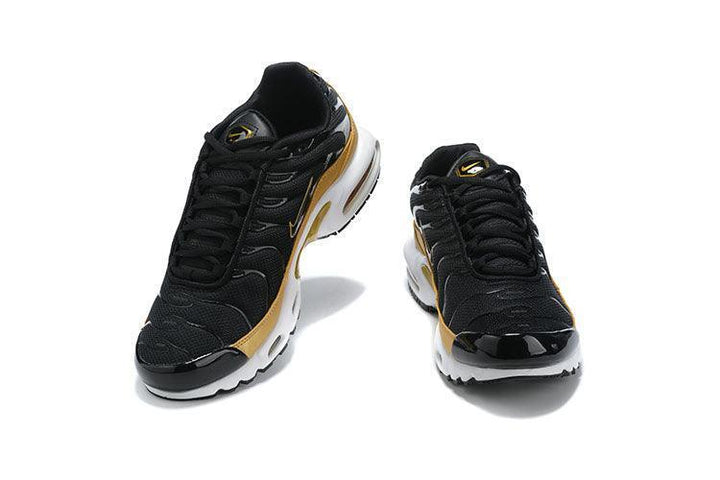 Nike Air Max Plus &