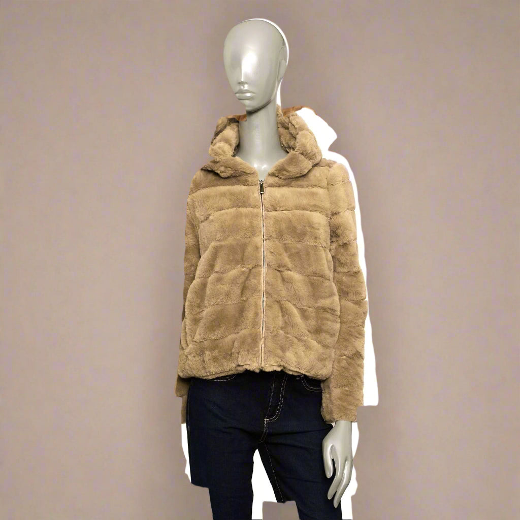 Comfortable Italian designed coats & jackets in mid, 3/4 and hooded designs