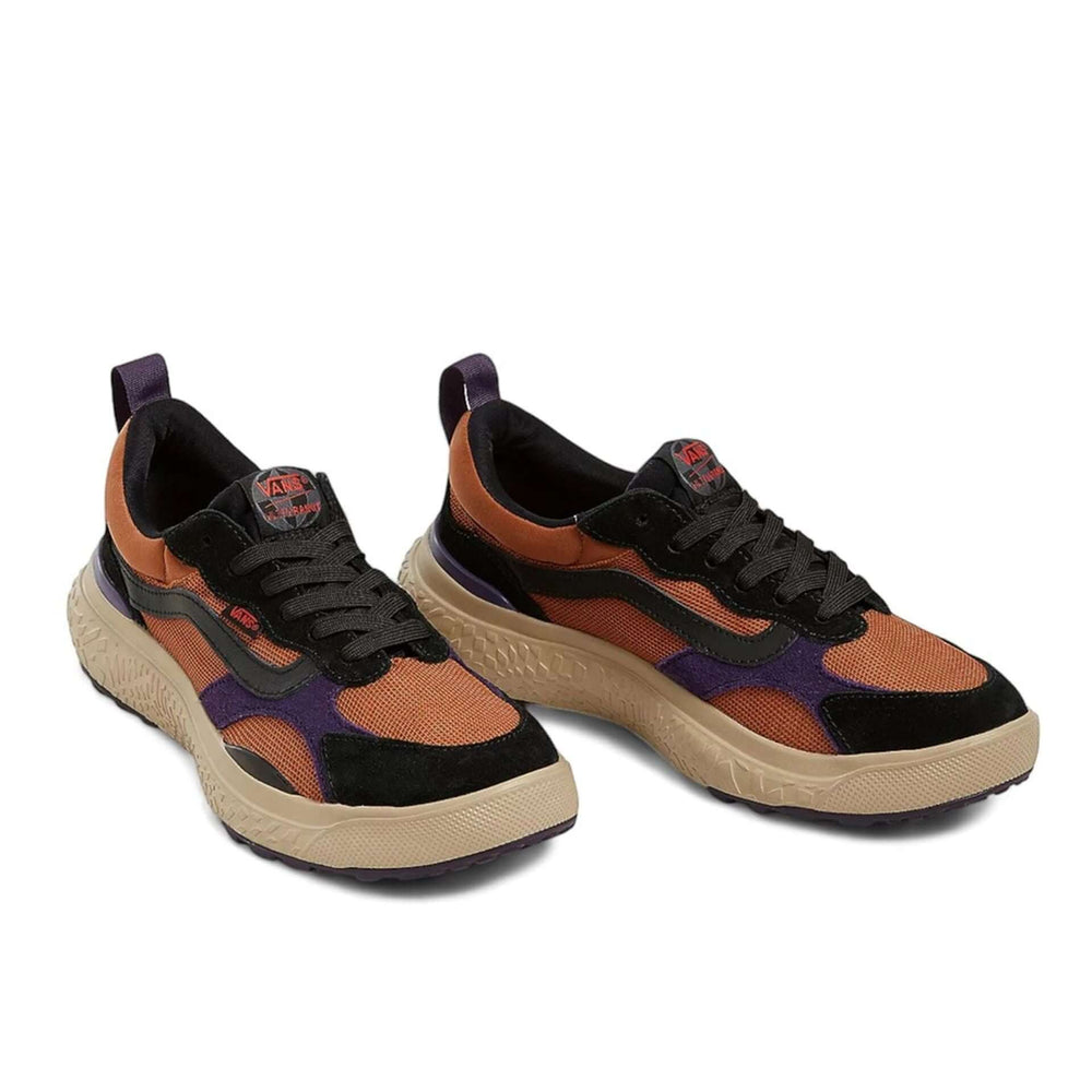 VANS sneakers and streetwear collection at STORE 7994