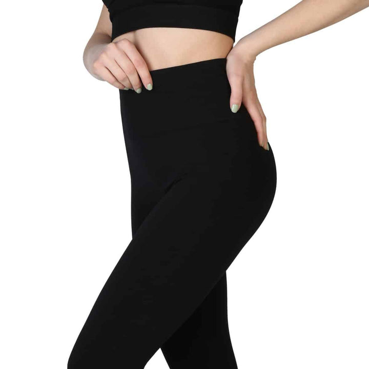 BodyBoo seamless shapewear for women – made in Italy BodyBoo sculpting bodysuit with tummy control BodyBoo high-waist shaping shorts in nude and black Italian BodyBoo compression leggings – firm control BodyBoo invisible control briefs for smooth silhouet