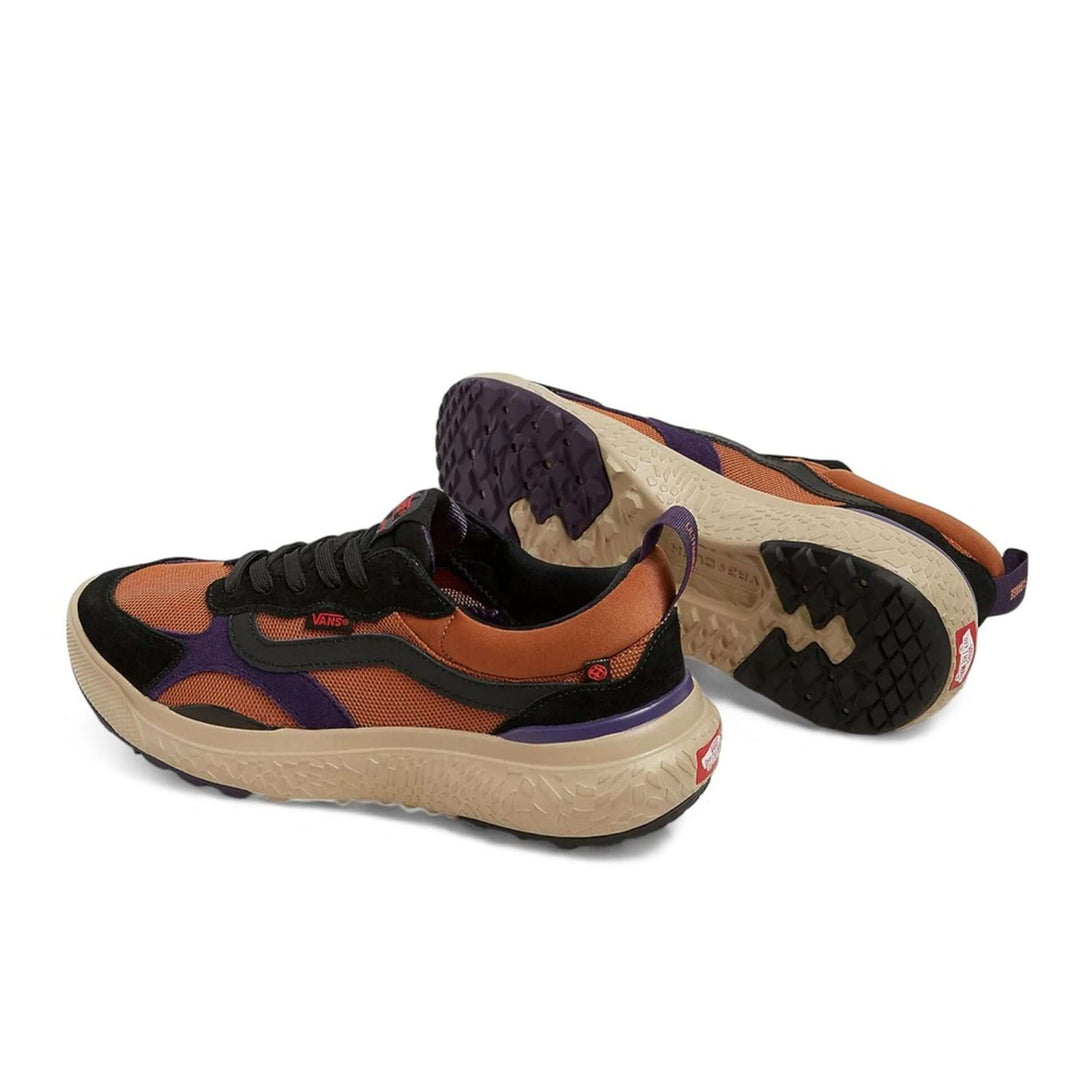 VANS sneakers and streetwear collection at STORE 7994