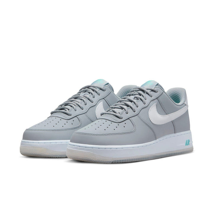 Nike Air Force 1 &