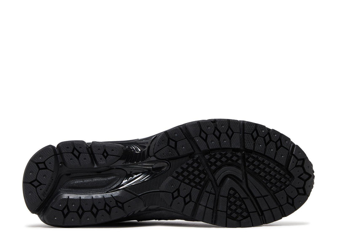 New Balance 2002R Gore-Tex Charcoal