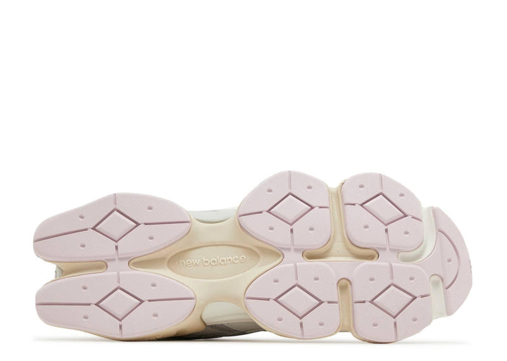New Balance 9060 &